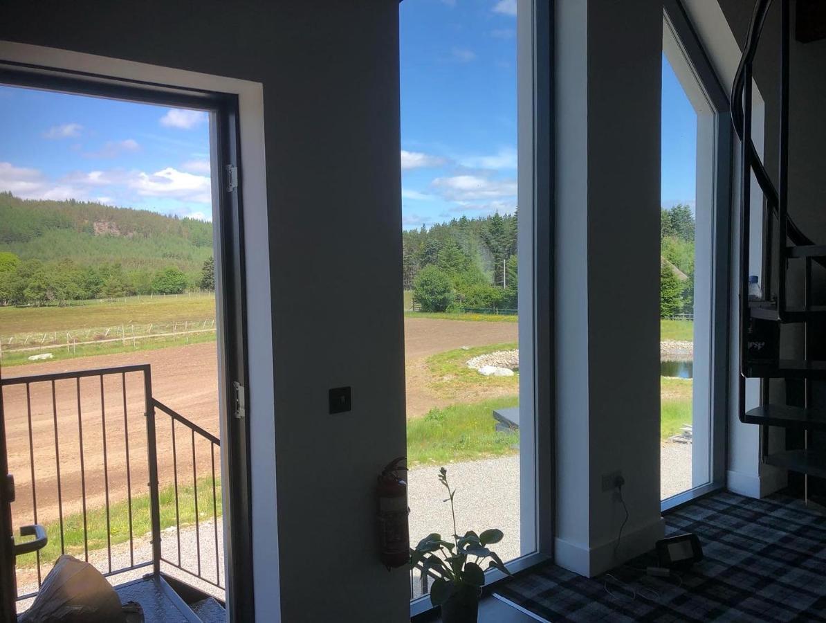 Rest At Last - Highland Apartment With Private Hot Tub Whitebridge  Esterno foto