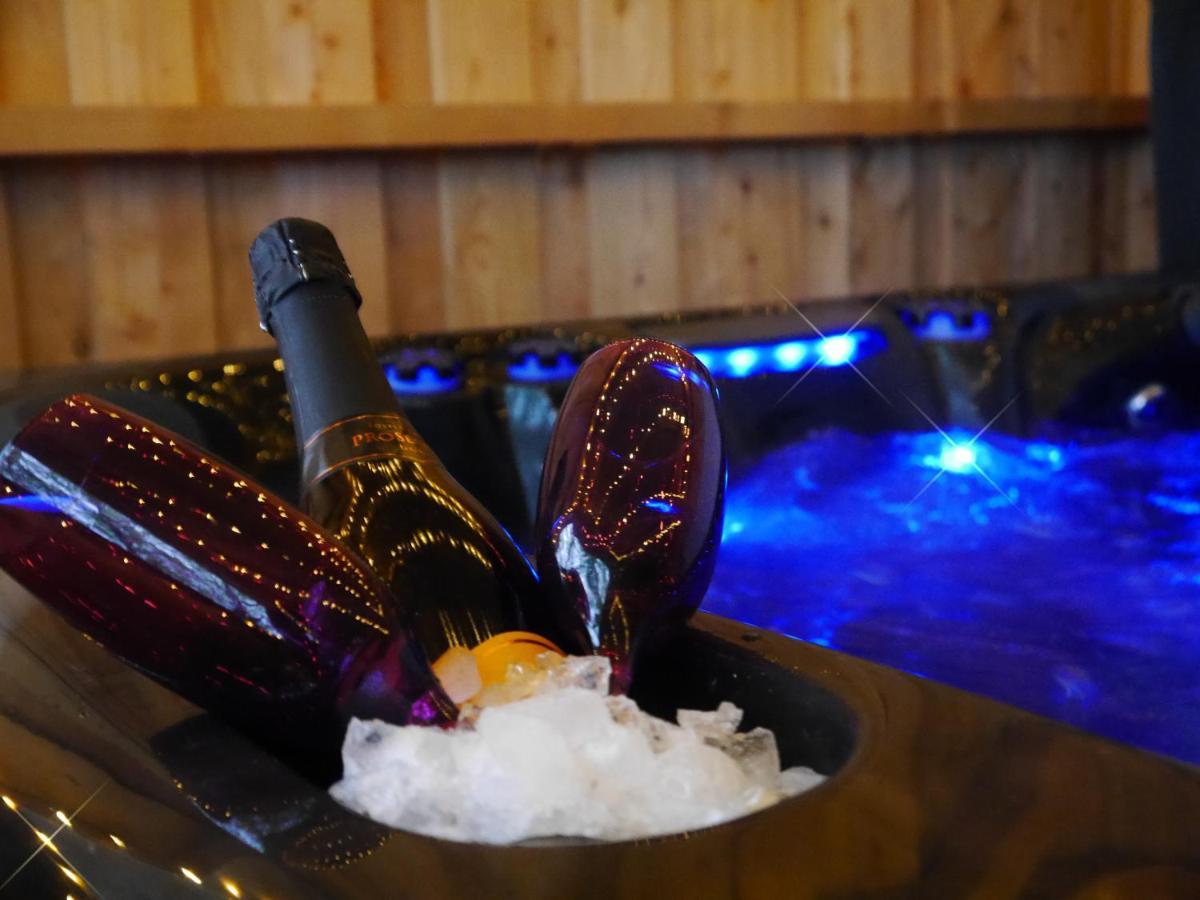 Rest At Last - Highland Apartment With Private Hot Tub Whitebridge  Esterno foto