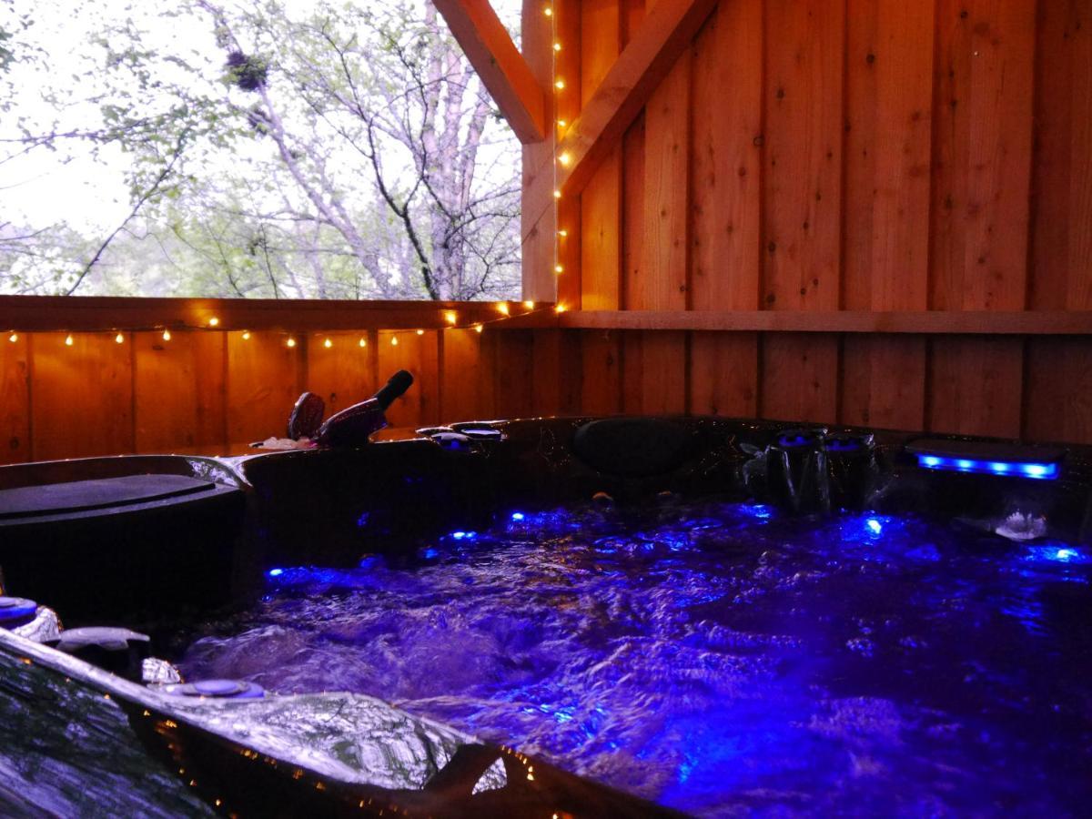 Rest At Last - Highland Apartment With Private Hot Tub Whitebridge  Esterno foto