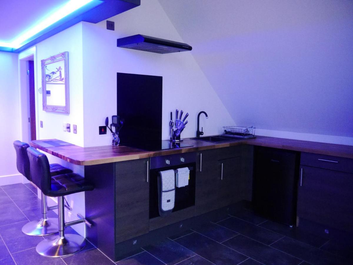 Rest At Last - Highland Apartment With Private Hot Tub Whitebridge  Esterno foto